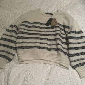 Sweater birch with black striped v neck stripes pullover